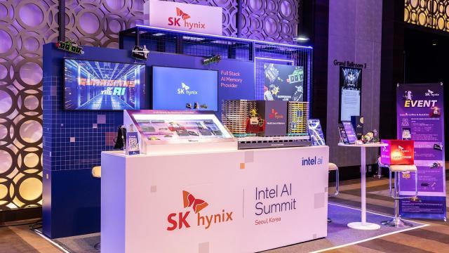 SKハイニックス、「インテルAIサミット」で半導体新技術を紹介