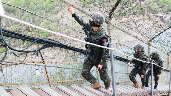 韓国軍、昨夜MDLを越えた北朝鮮人を1人身柄確保