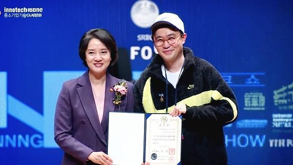 사진웨인힐스브라이언트 에이아이