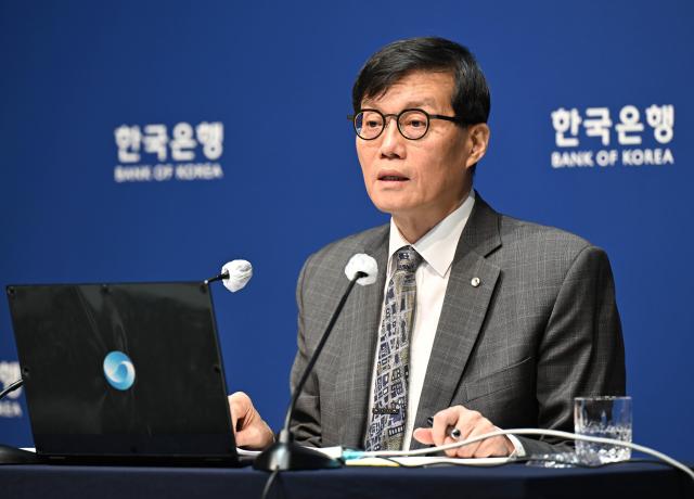 尹 호송차, 헌법재판소 도착...경찰 3500명 배치