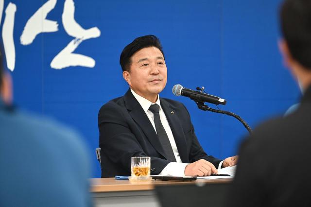최재구 군수 민선 8기 3주년 언론인 간담회 모습사진예산군