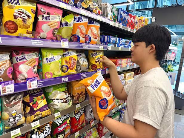 S. Koreas convenience stores bet on private brands to fight stagnation