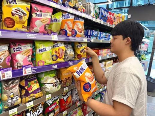 S. Koreas convenience stores bet on private brands to fight stagnation