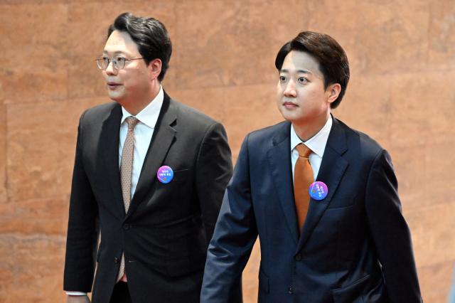 이준석 개혁신당 의원이 지난달 4일 국회에서 열린 제21대 대통령 취임 선서식에 참석하고 있다 사진연합뉴스