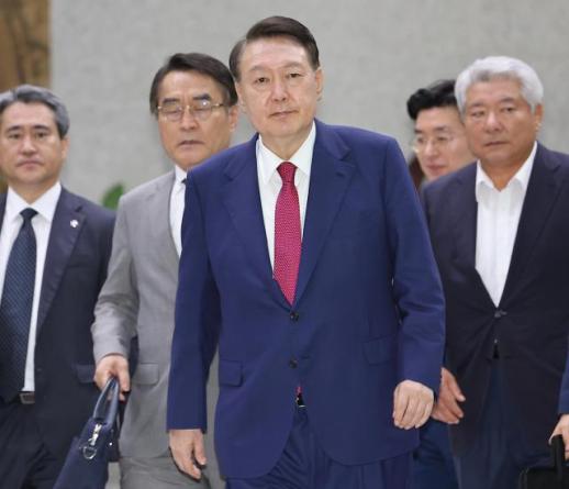 多项重磅指控加身尹锡悦周三接受逮捕必要性审查 