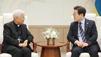 李, 전방위 외교…14개국 특사파견·교황방북 논의