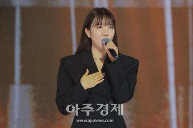 [포토] 멋진 무대 선보이는 김희진(더트롯쇼)