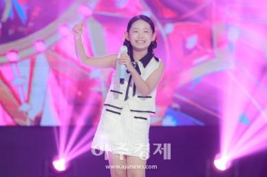 [포토] 멋진 무대 선보이는 이수연 (더트롯쇼)