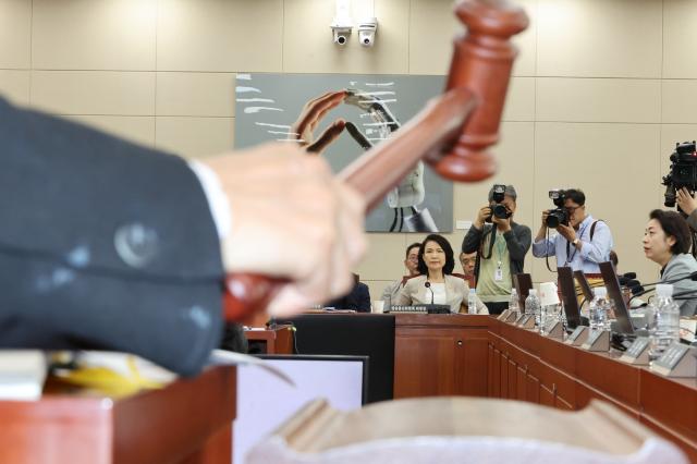 공영방송 지배구조 개편 '방송3법' 여당 주도로 통과
