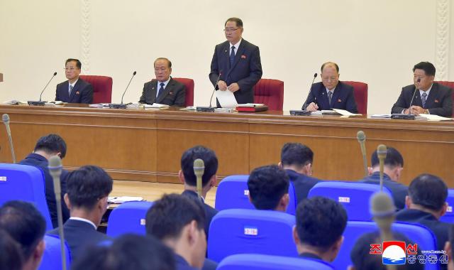 北, 내각 전원회의 열어…경제발전 5개년 계획 수행 점검