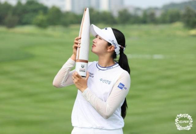 6일 박혜준은 인천 베어즈베스트 청라파72에서 열린 KLPGA 투어 제15회 롯데 오픈총상금 12억원에서 투어 입성 4년 만에 첫 우승을 거머쥐었다 사진KLPGA