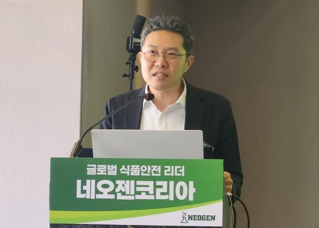 박준영 네오젠코리아 대표가 8일 서울 중구 더플라자호텔에서 열린 기자간담회에서 네오젠 한국법인에 관해 소개하고 있다 사진조현미 기자 hmchoajunewscom