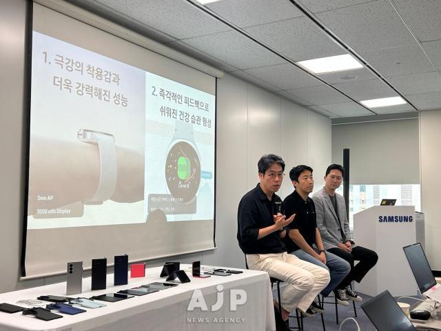 Samsung Electronics speak at a press briefing in Seoul AJP Candice Kim