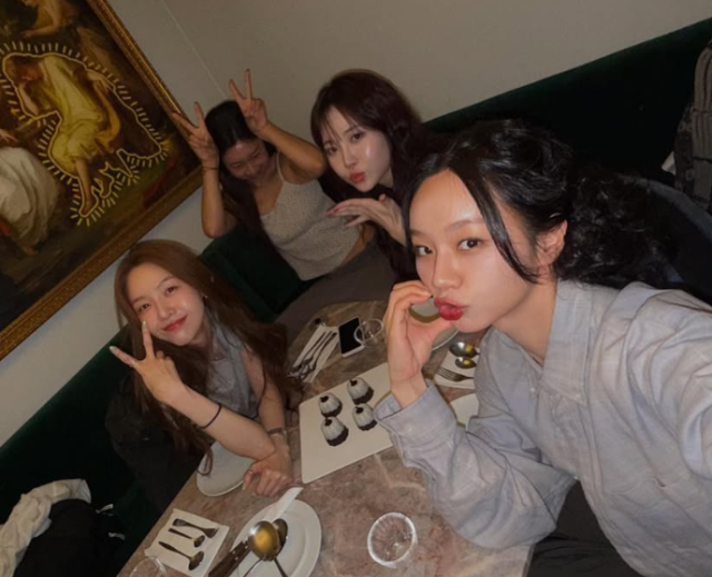 왼쪽부터 민아 소진 유라 혜리 사진유라 SNS