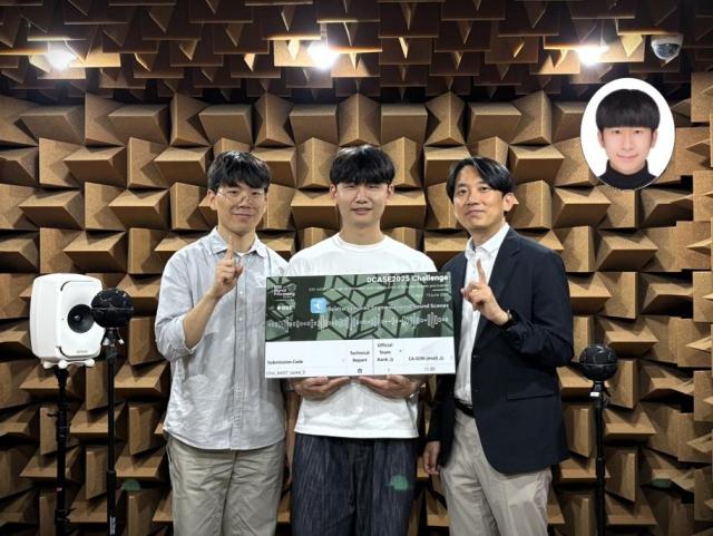 왼쪽부터 권영후 석박사통합과정 김도환 석사과정 최정우 교수 이동헌 박사사진KAIST