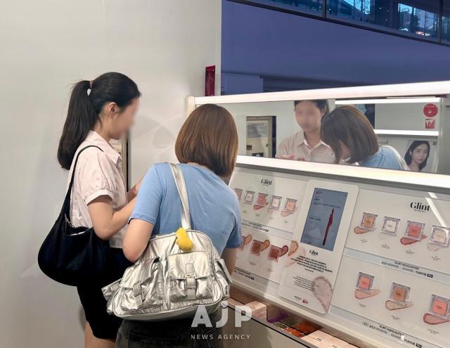 YouTubers shape K-beauty retail in Leferis latest Select Store pop-up