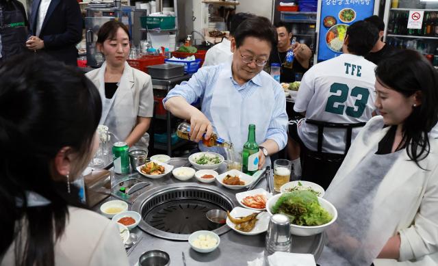 이재명 대통령, 참모들과 종로 고깃집 회식