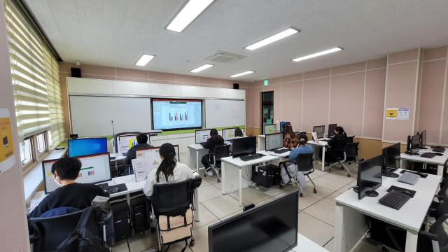 화천 청소년 수련관이 방학 기간마다 운영하는 ITQ정보기술자격 자격증 취득 지원 프로그램사진화천군