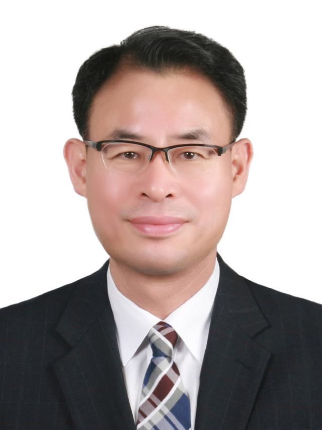 대통령실은 이재명 대통령이 13일 신임 국토교통부 2차관에 강희업 대도시권광역교통위원장을 임명했다고 강유정 대통령실 대변인의 브리핑을 통해 밝혔다 연합뉴스