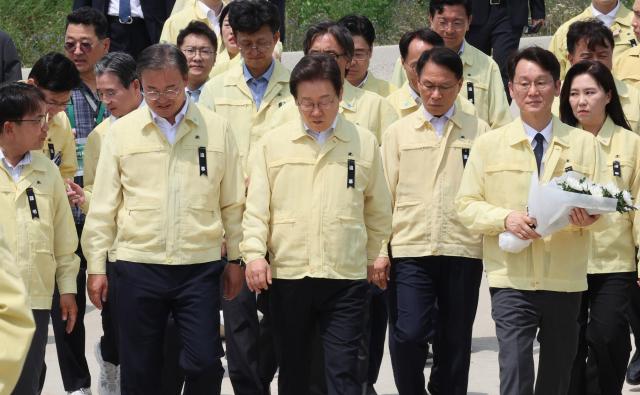 五松地下车道淹水事故两周年 李在明前往现场检查