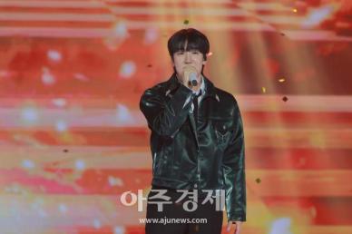 [포토] 더트롯쇼 무대오른 최수호
