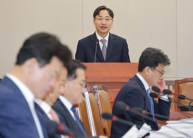 임광현 국세청장 후보자가 15일 서울 여의도 국회 기획재정위원회에서 열린 인사청문회에서 발언하고 있다 사진연합뉴스