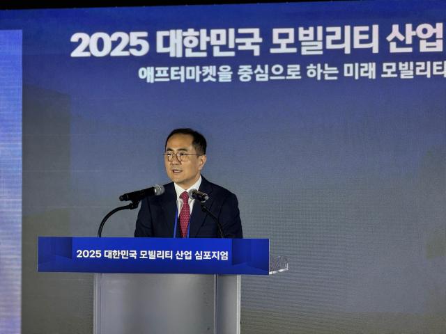 이정환 SK렌터카 대표가 15일 충청남도 천안시에 위치한 SK렌터카 오토옥션에서 진행된 2025 대한민국 모빌리티산업 심포지엄에서 환영사를 하고 있다 사진이성진 기자