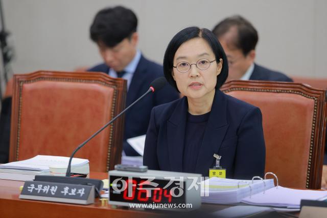 [포토] ​​​​​​​한성숙 중소벤처기업부 장관 후보자 인사청문회