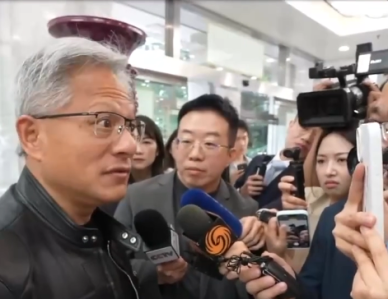 中 공급망박람회 참석하는 젠슨 황 美, H20칩 中 판매 승인(종합)