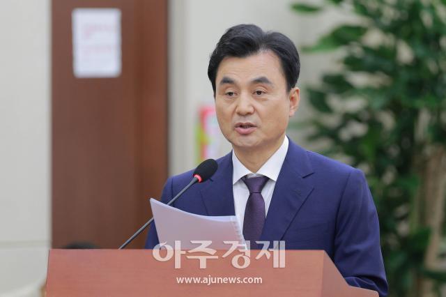 [포토] 발언하는 ​​​​​​​안규백 국방부 장관 후보자