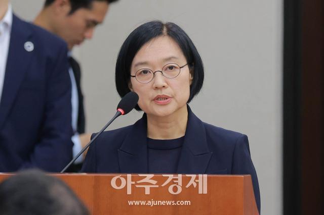 [포토] 발언하는 ​​​​​​​한성숙 중기부 장관 후보자
