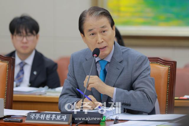 [포토] 권오을 후보자, 저소득 보훈대상자 지원·독립유공자 예우 강화