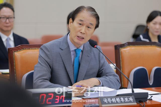 [포토] ​​​​​​​권오을 후보자, 꿀빠는 인생 후배 비난에 그렇게 생각하시는구나 응수