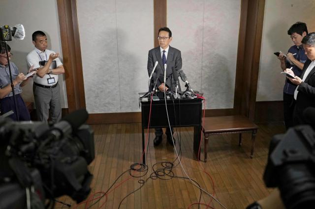 가나스키 겐지 주중 일본대사가 16일 중국 베이징에서 중국 법원이 간첩 혐의로 기소된 일본인에 대한 징역형 선고와 관련해 기자회견을 하고 있다 사진교도·연합뉴스