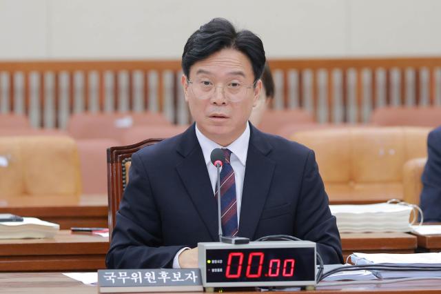 김영훈 고용노동부 장관 후보자가 16일 서울 여의도 국회 환경노동위원회에서 열린 인사청문회에서 의원 질의에 답변하고 있다 20250716사진유대길 기자 dbeorlf123ajunewscom