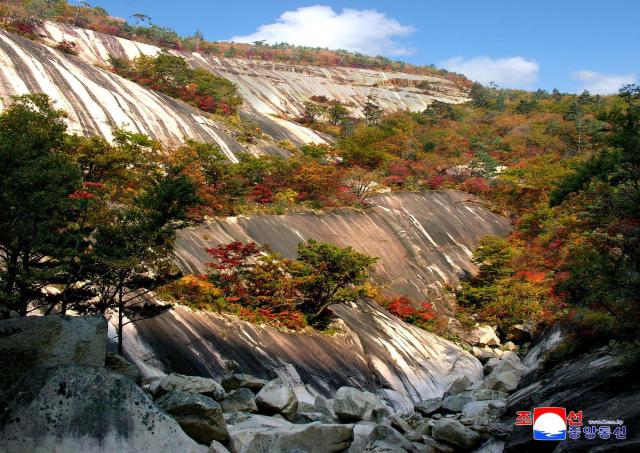 북한은 금강산이 유네스코 세계문화 및 자연유산으로 등록됐다고 조선중앙통신이 16일 보도했다 사진연합뉴스 평양 조선중앙통신