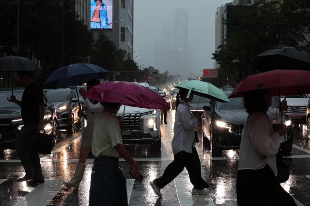 电闪雷鸣的上班路