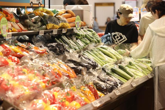 韩国农产品价格上涨 政府携手超市推出促销活动