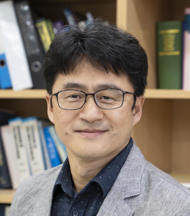 신소재공학과 정운룡 교수 사진포스텍