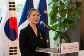Acclaimed Korean artist honored with Frances cultural order