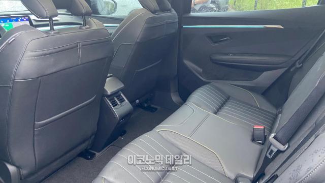 르노 세닉 E-테크 100 일렉트릭 2열 시트사진김지영 기자