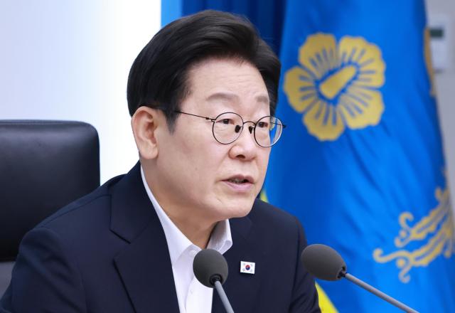 이재명 대통령이 17일 서울 용산 대통령실 청사에서 열린 4차 수석·보좌관 회의에서 발언하고 있다 사진연합뉴스