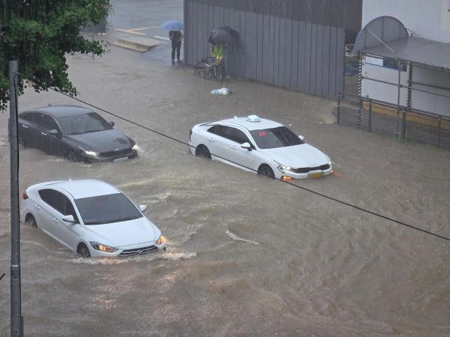記録的大雨で4人死亡・1人行方不明…韓国全国で5192人避難