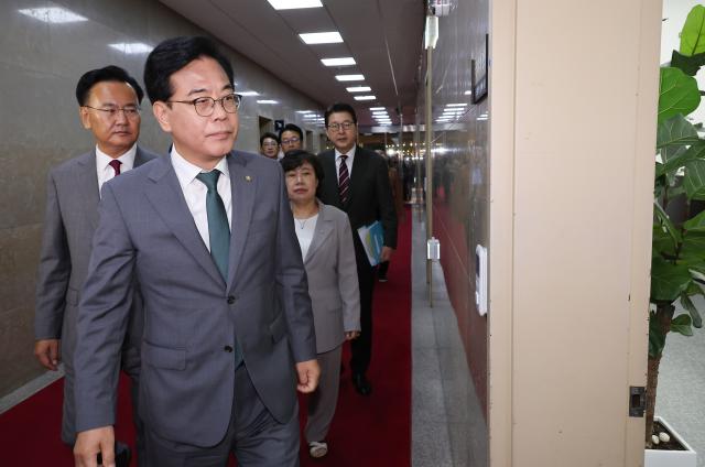 국민의힘, 권성동·이철규 압수수색에 의장 항의방문...