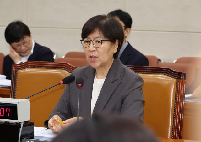 정은경 보건복지부 장관 후보자가 18일 국회 보건복지위원회에서 열린 인사청문회에서 의원 질의에 답변하고 있다 2025718
사진연합뉴스
