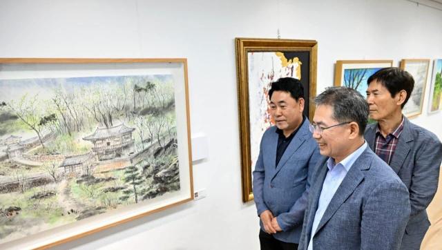 대구광역시 군위군은 특별기획 ‘군위 테마전’이 삼국유사 배움터 화본마을 작은 미술관에서 성황리에 개막했다 사진대구군위군