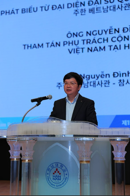 Ông Nguyễn Đình Dũng Tham tán Đại sứ quán Việt Nam tại Hàn Quốc phát biểu chào mừng Hội thao ẢnhVSAK
