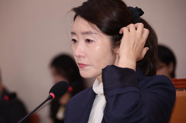 강선우 여성가족부 장관 후보자가 14일 국회 여성가족위원회에서 열린 인사청문회에서 위원의 질문을 받고 있다 사진연합뉴스