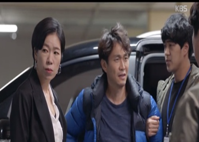염혜란왼쪽과 오정세 사진KBS 2TV 동백꽃 필무렵 방송화면