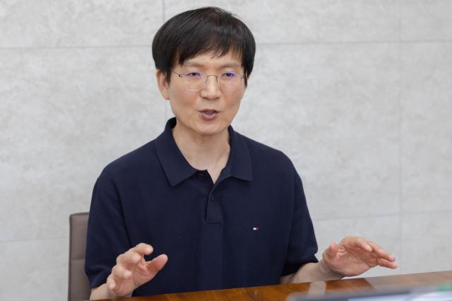 고준석 연세대 상남경영원 교수가 아주경제와 인터뷰를 진행하고 있다 사진유대길 기자